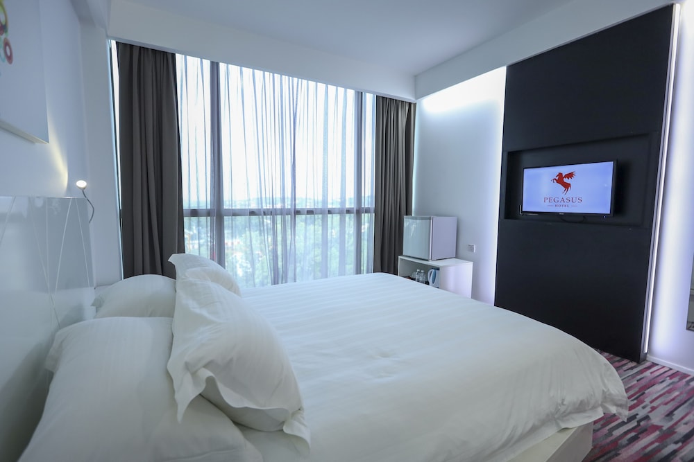 DELUXE, QUEEN BED