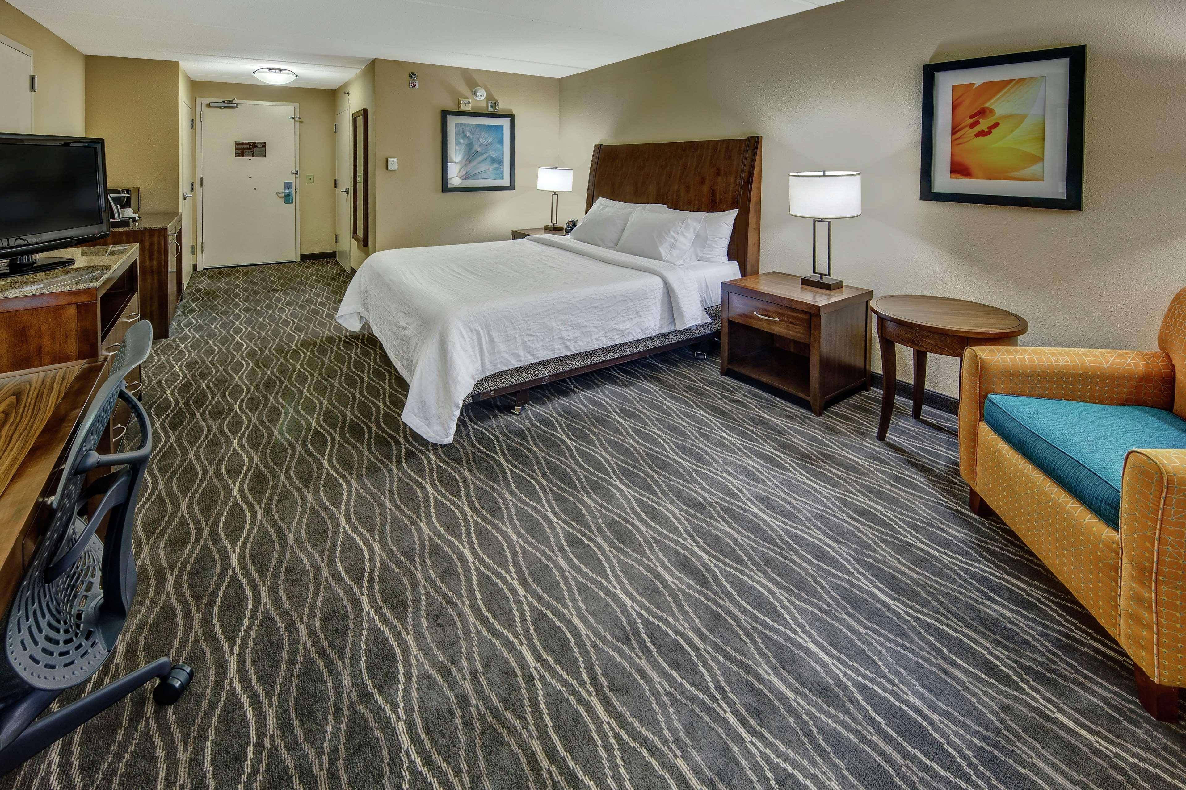 PREMIUM, KING BED, ACCESSIBLE