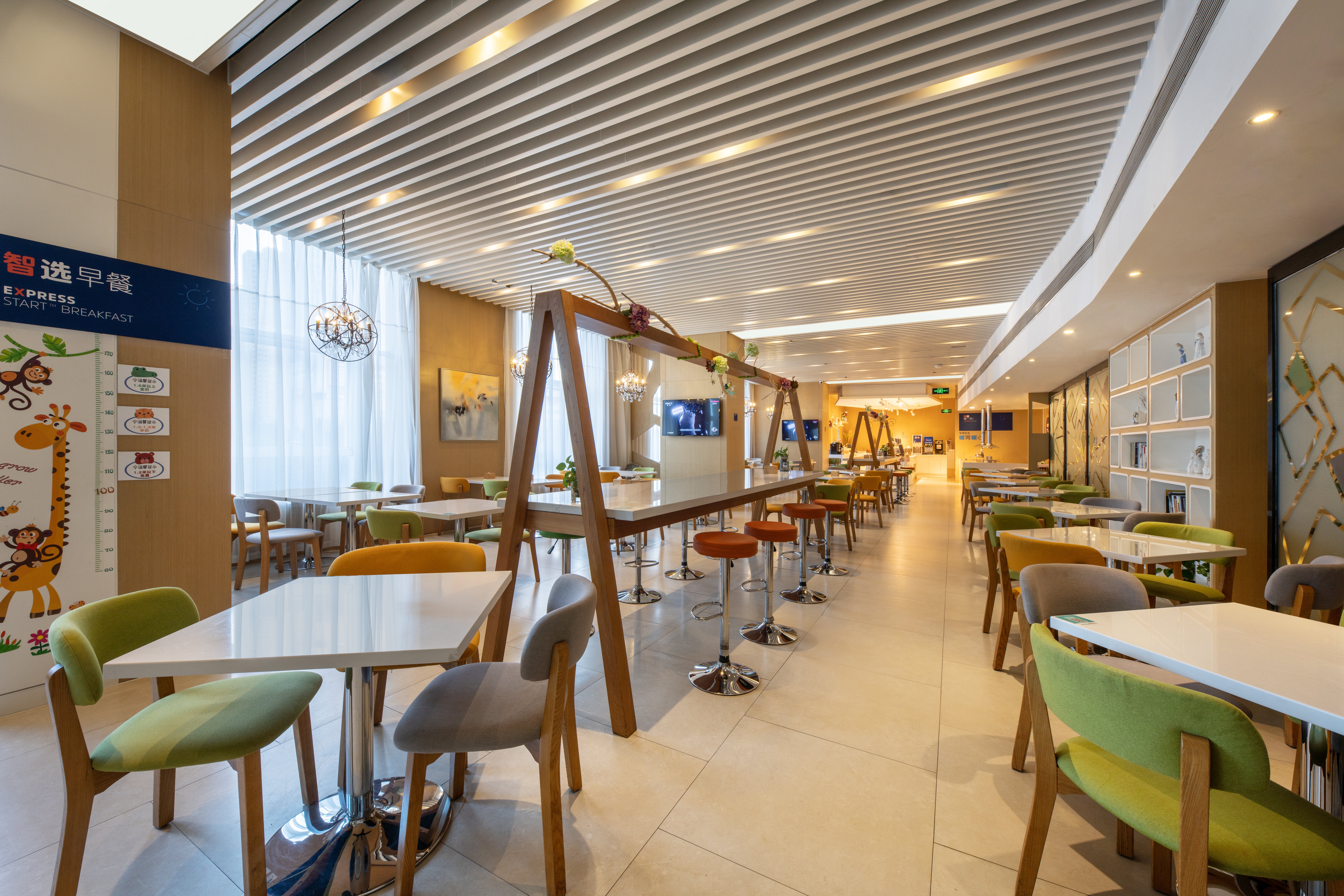 HOLIDAY INN EXPRESS JINAN HIGH-TECH ZONE 40/56