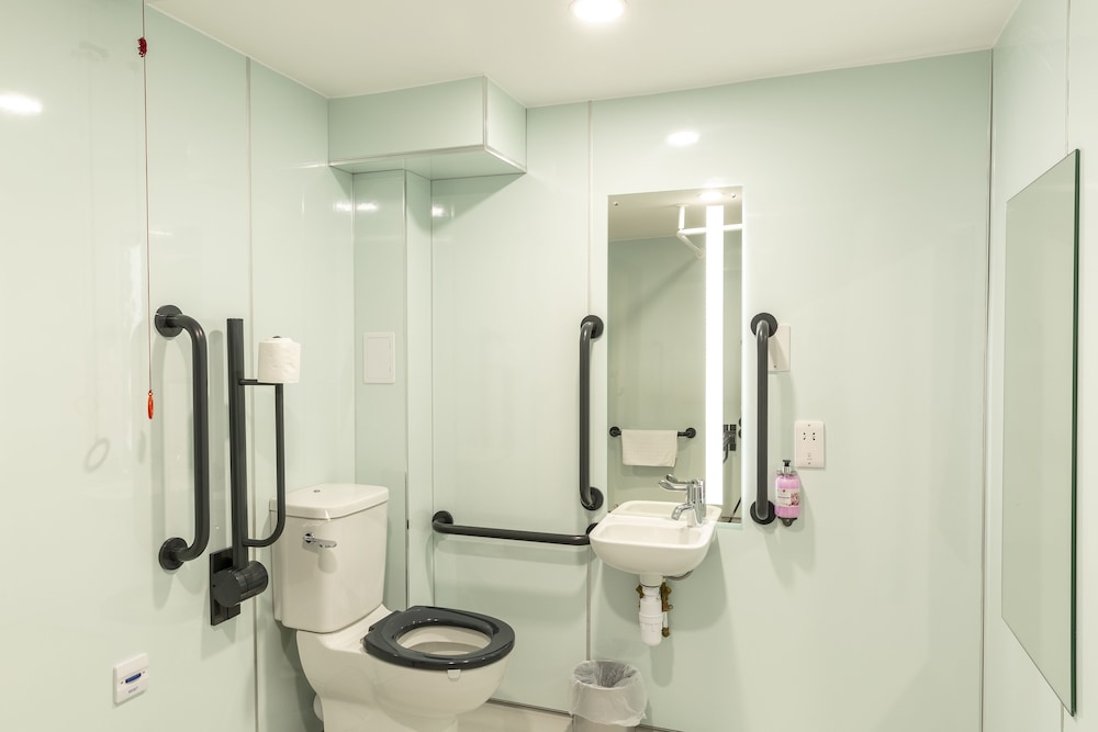 Easyhotel Reading 22/22