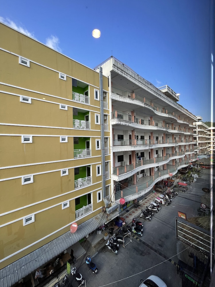 Centre Point Patong 1/75