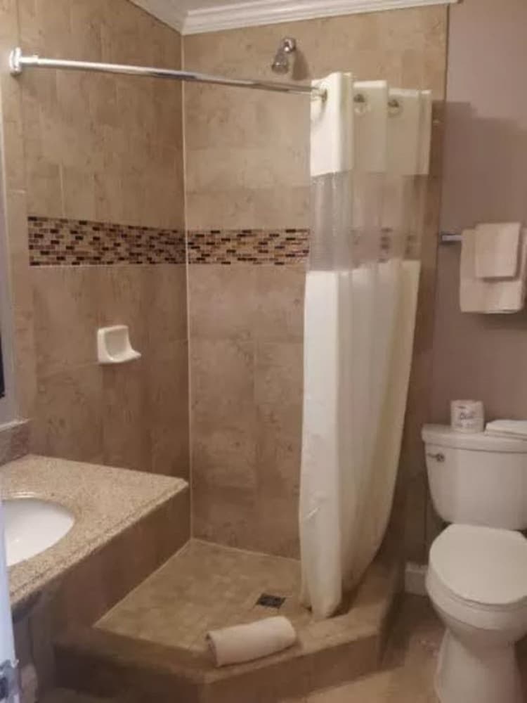 Lotus Of Lompoc - A Great Hospitality Inn 31/32