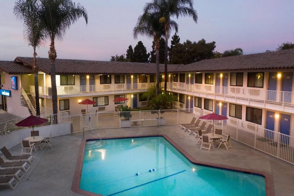 Motel6 Camarillo, CA 7/71