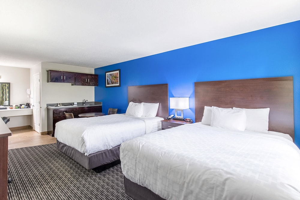 Efficiency, 2 Queen Beds