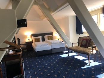 City, Suite, Balcony, Accessible