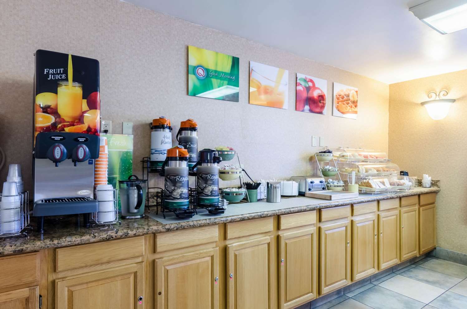 Quality Inn Chicopee-Springfield 14/17