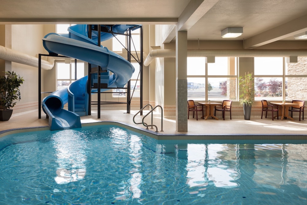 Pomeroy Hotel And Conference Centre Fort St John 23/54