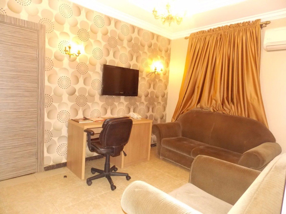 Thornberry Savannah Suite Hotel 22/32