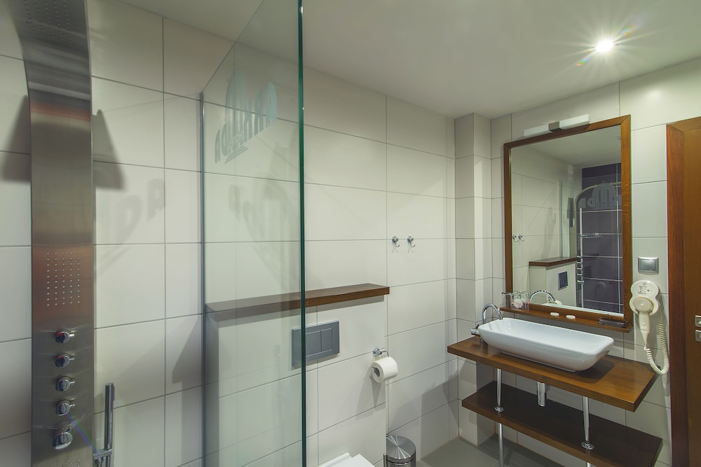 Arkada Hotel 54/56