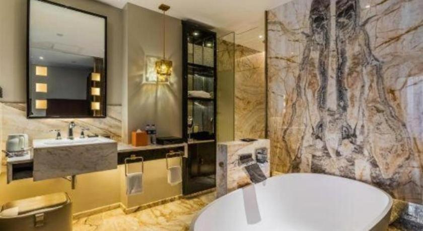 Grand New Century Hotel Yixing 49/50