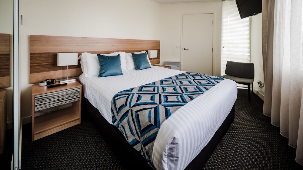 1 BEDROOM, APARTMENT
