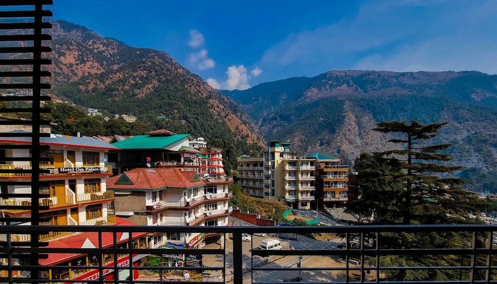 Hotel Triund Heights 47/50