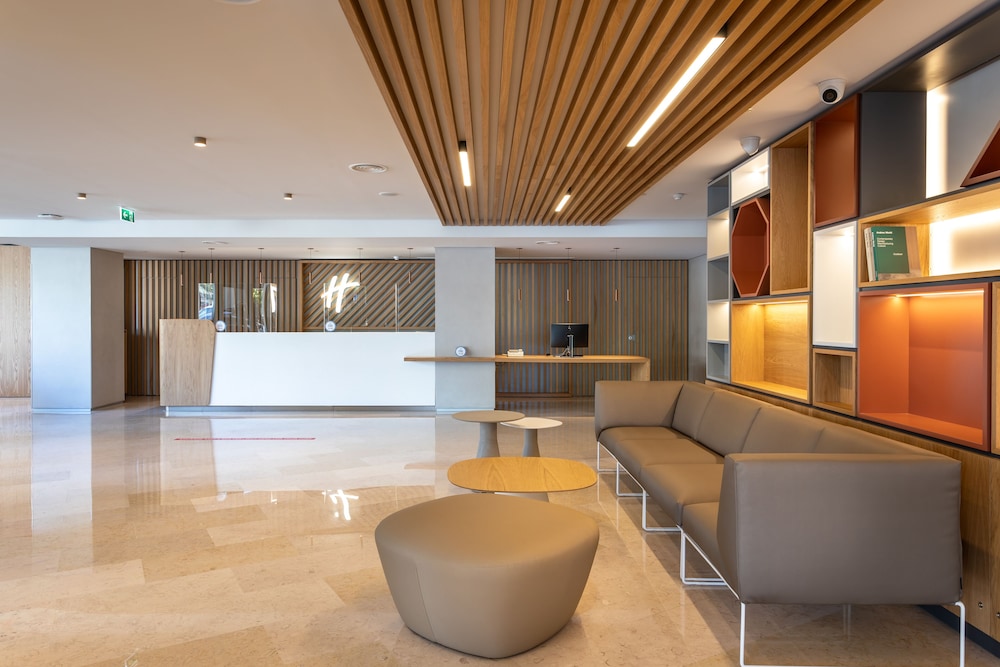 Holiday Inn Lisbon 11/77
