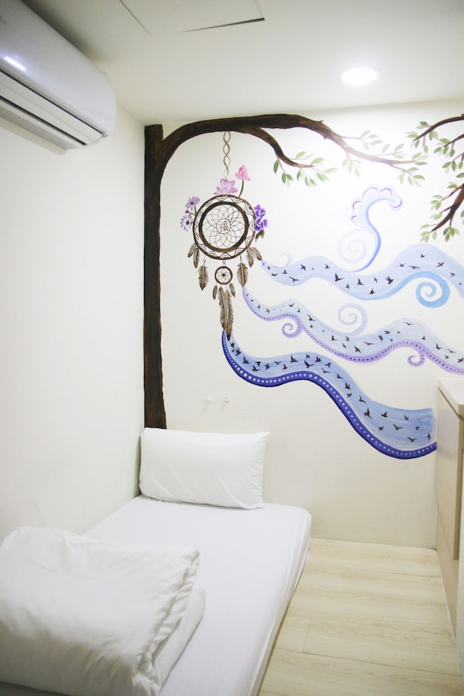 Starbox Hostel 13/25