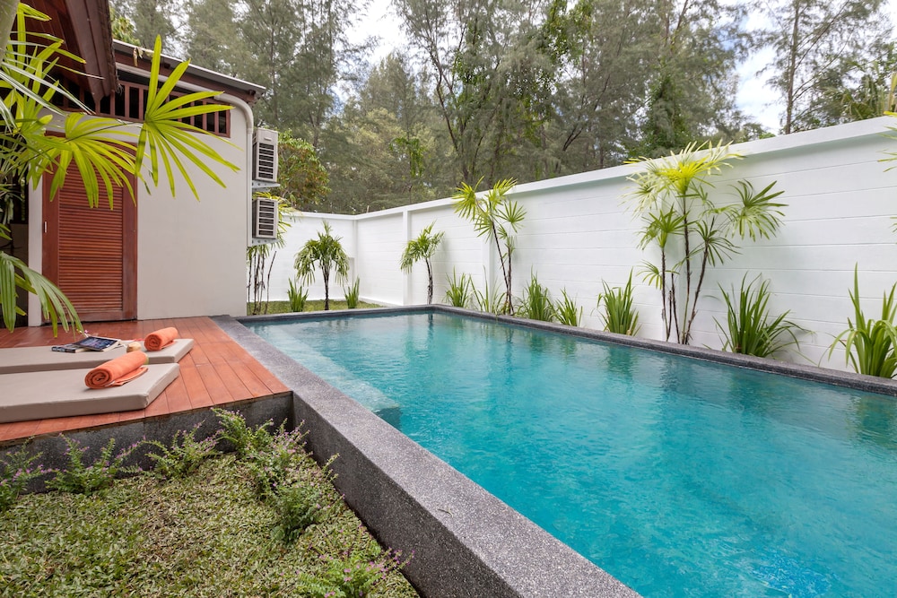 L Esprit de Naiyang Beach Resort 45/50