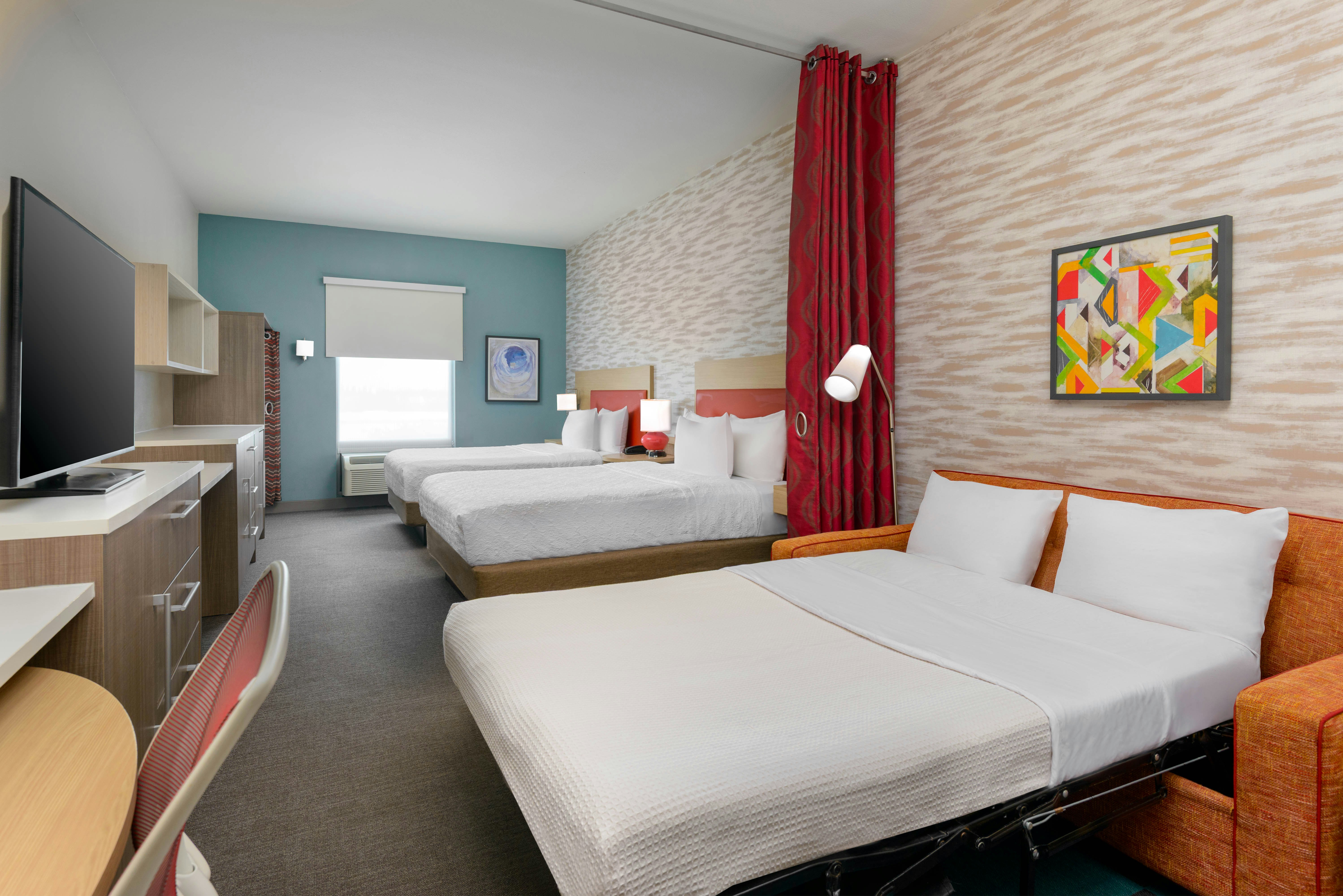 STUDIO, 2 QUEEN BEDS