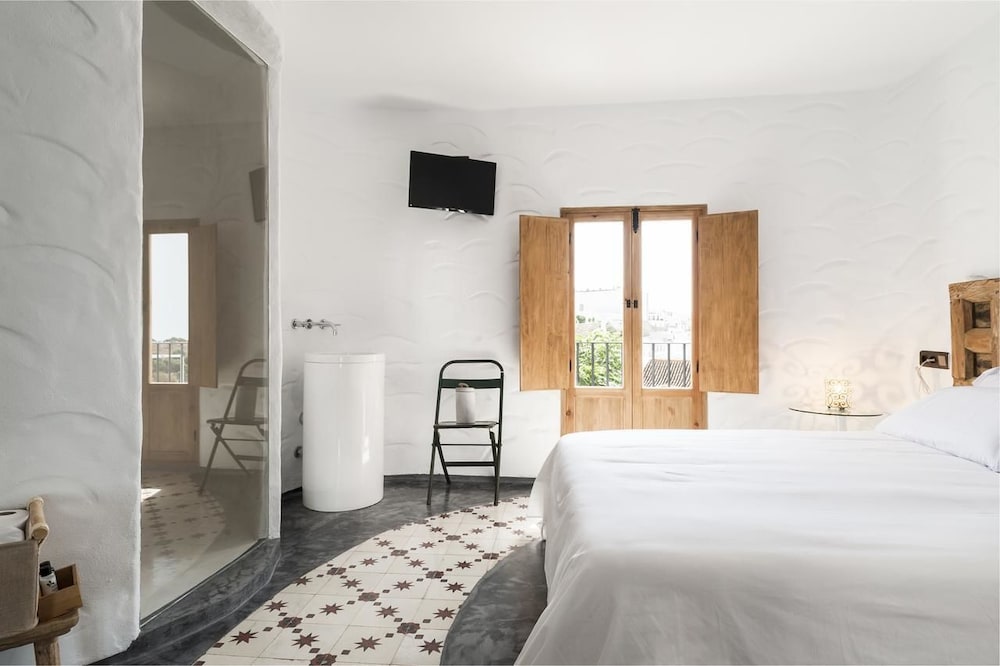 ROOM, DOUBLE BED, BALCONY