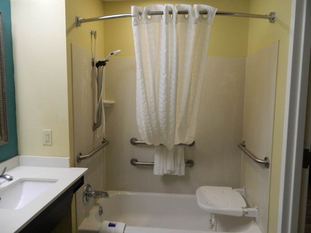 Best Western Plus Harrisburg Mechanicsburg 7/36