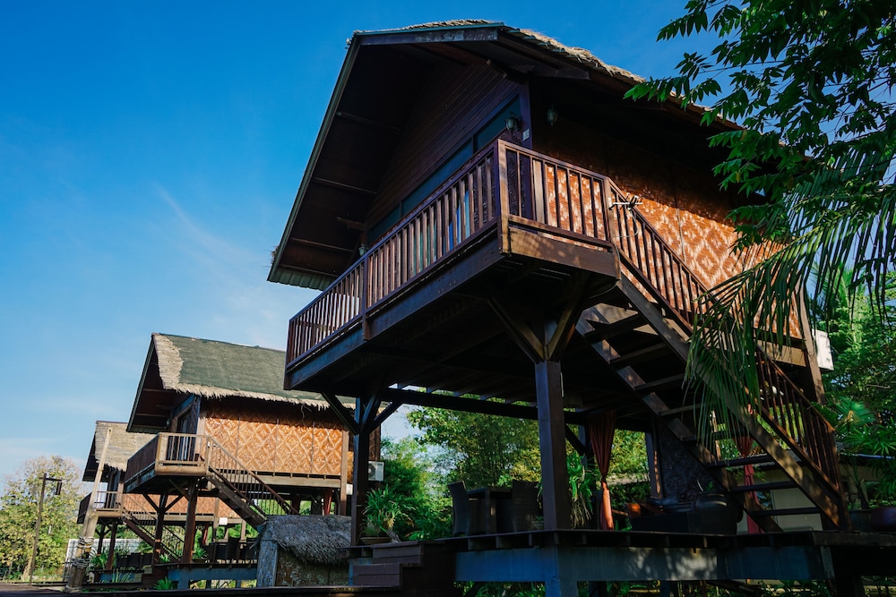 THE GEMALAI VILLAGE 2/30