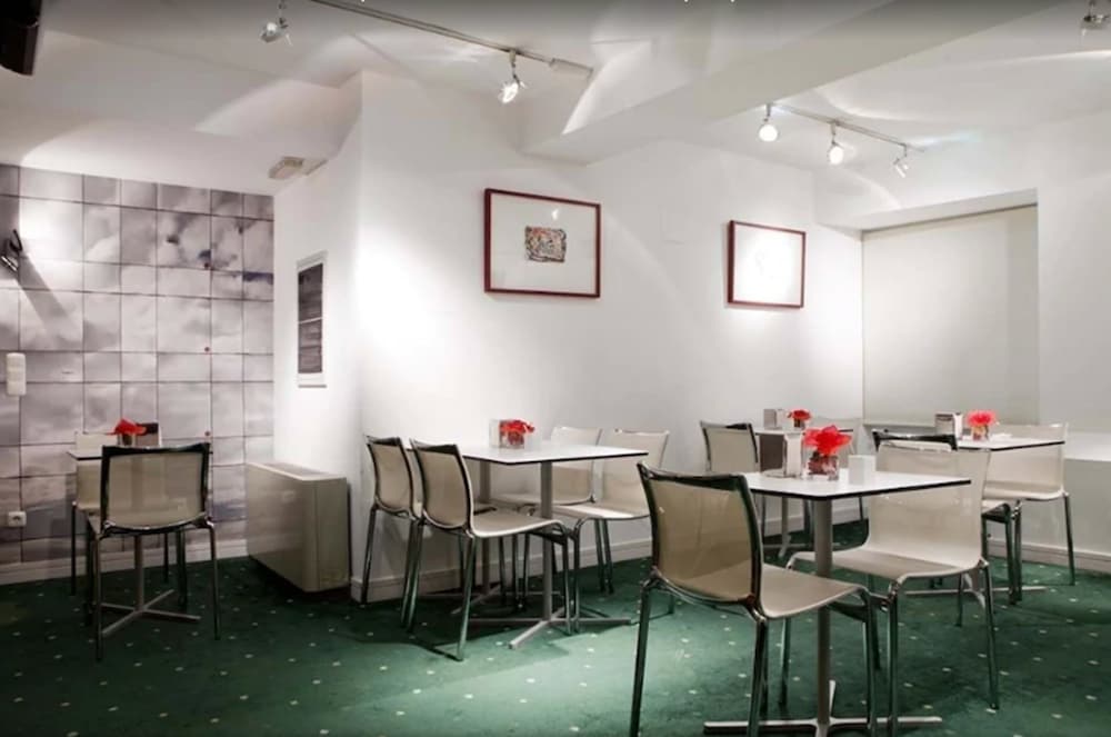 Hotel Zaragoza Plaza 35/50