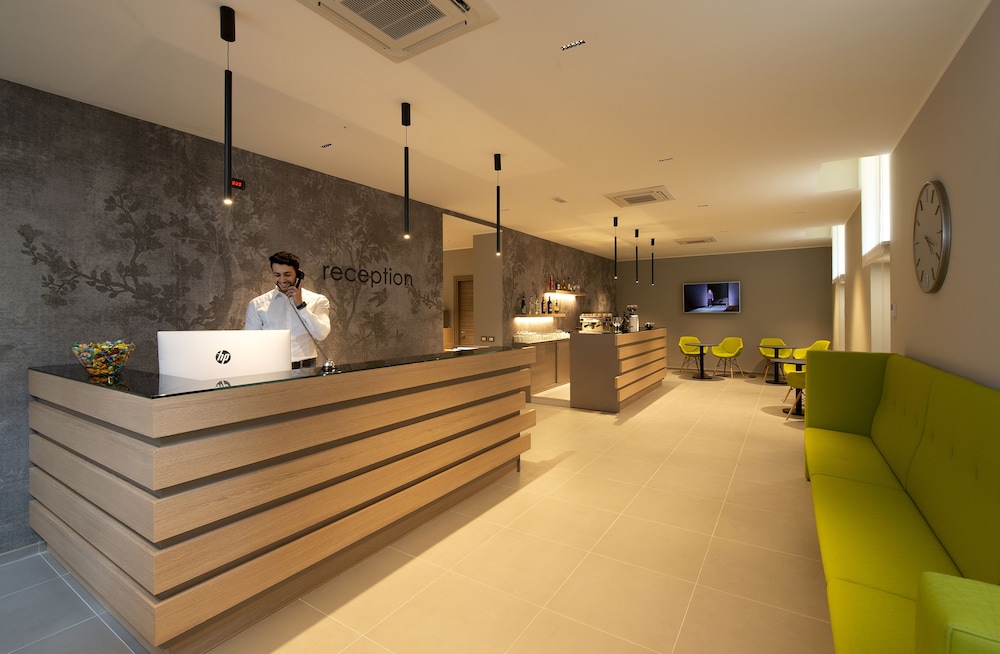 Hotel H21 5/30