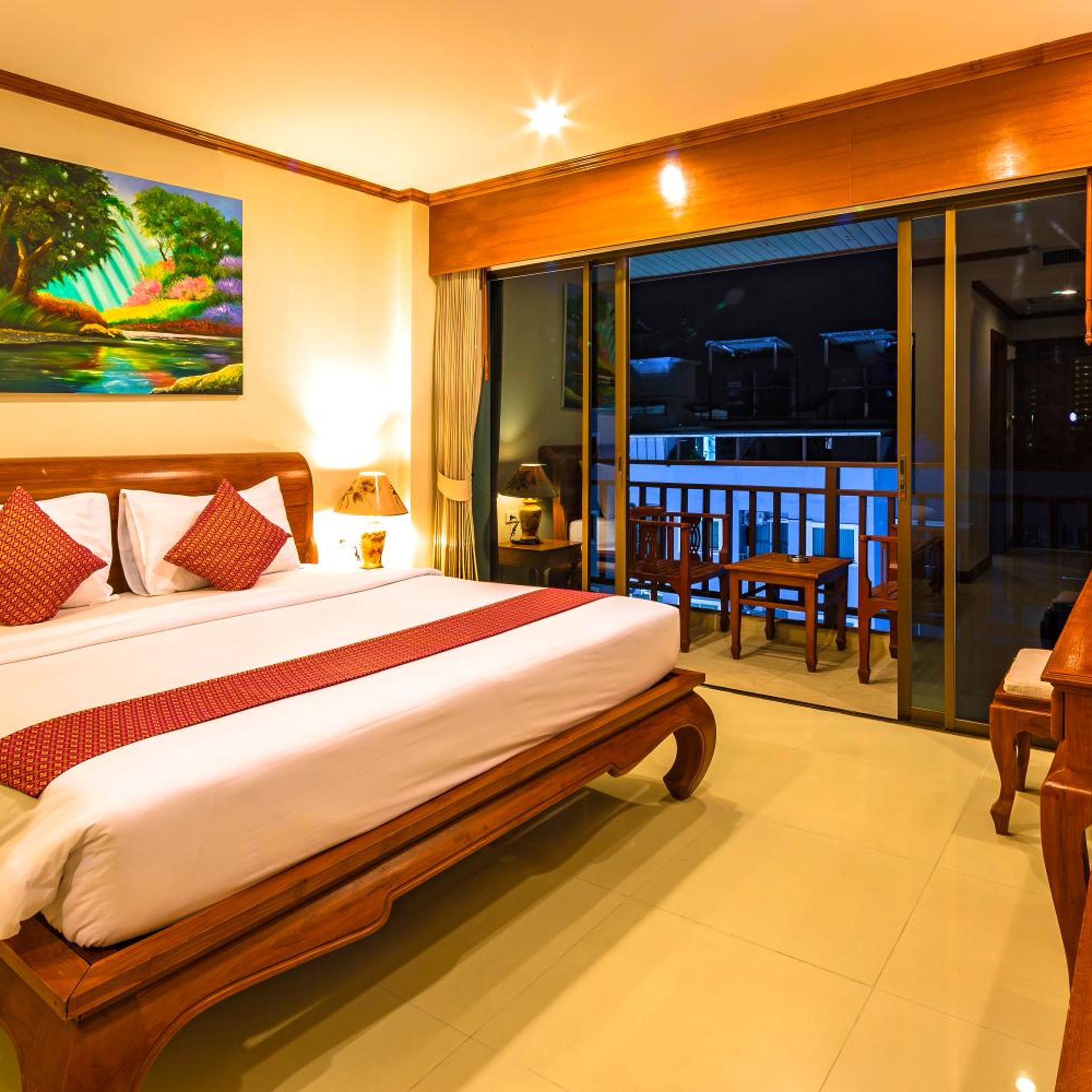 Patong Heaven 12/50