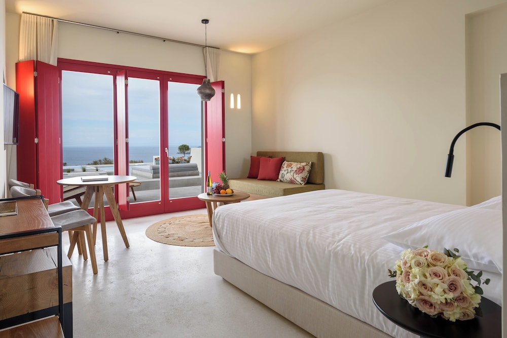 Potnia Theron Suites 30/79