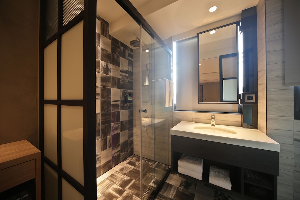 Micro Hotel 27/27