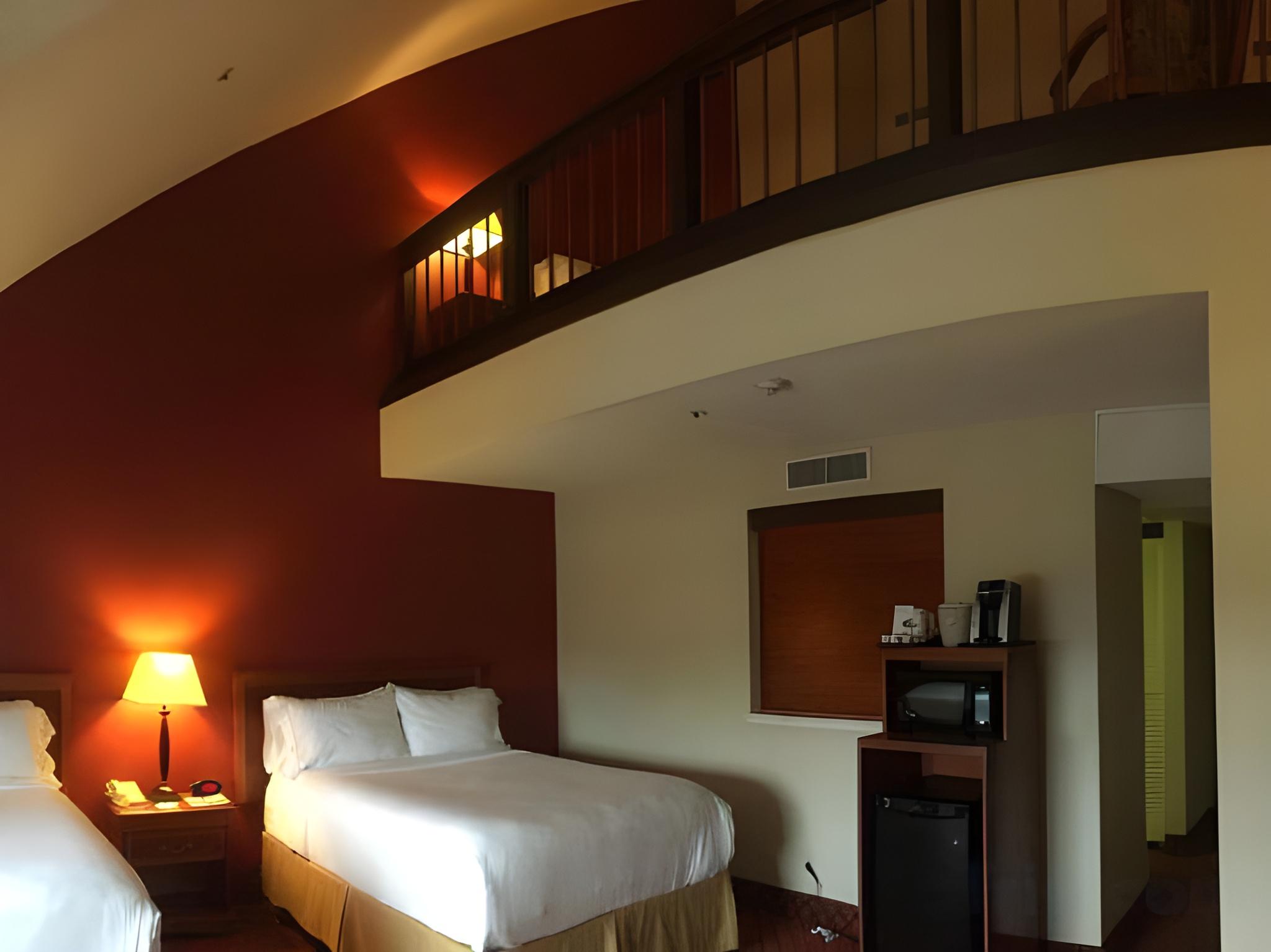 Loft, Country