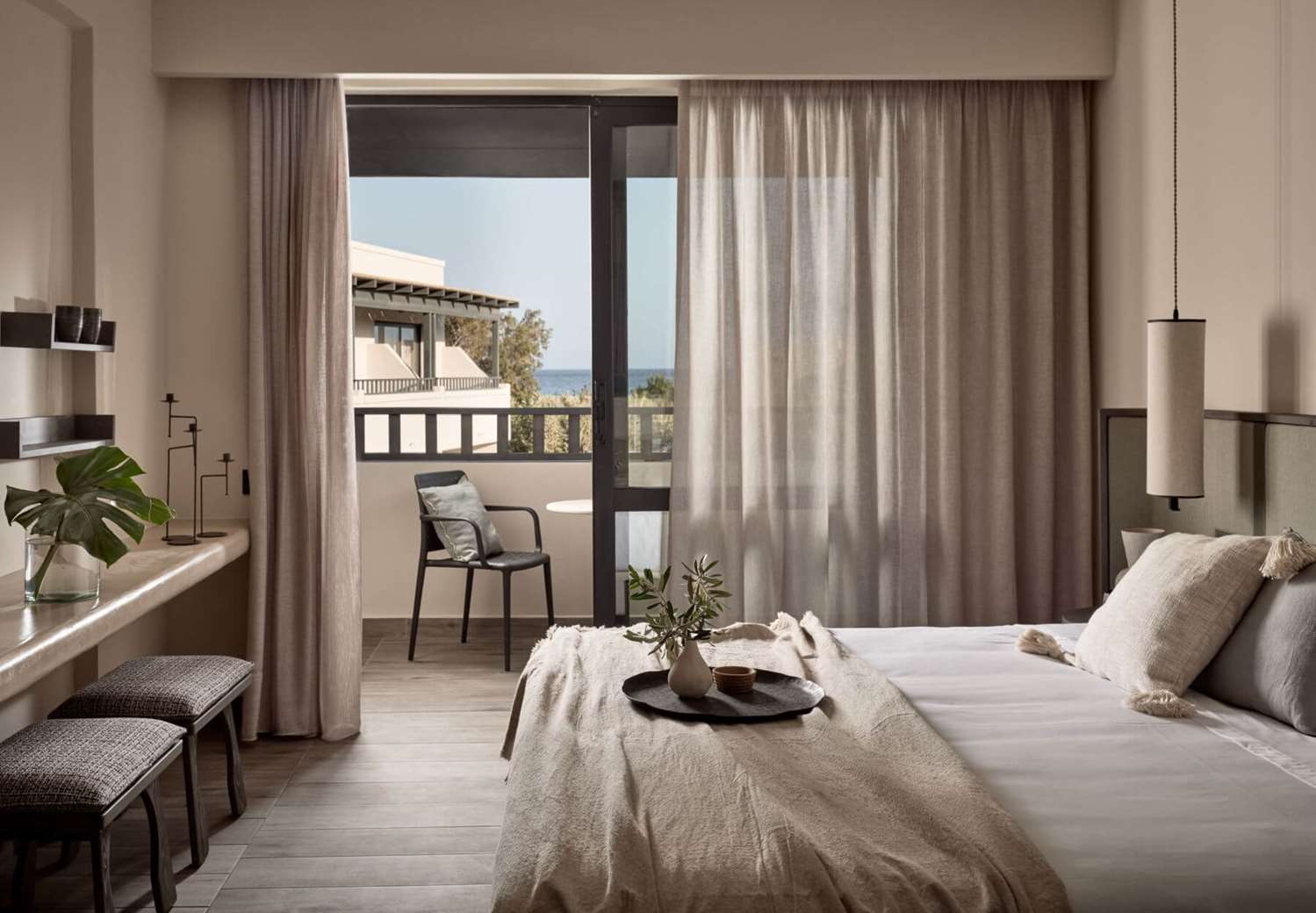 Double Room King Evergreen Retreat with Balcony