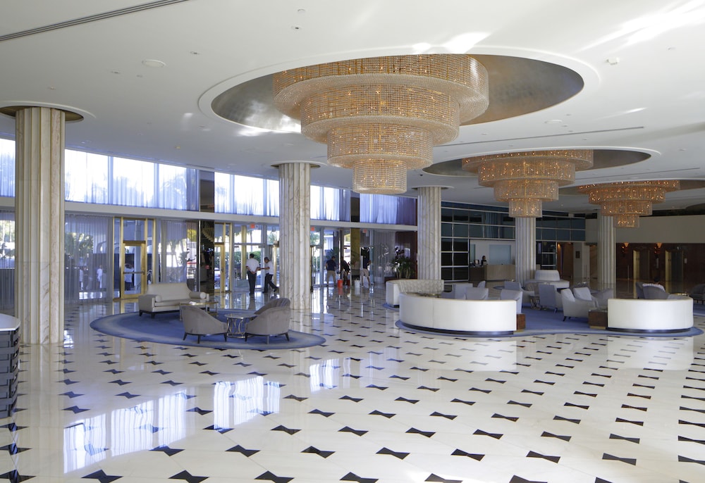 Fontainebleau Miami Beach Private Luxury Suites 25/50