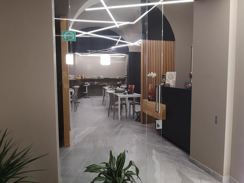 Ottomood Ala Ovest Catania Centro 29/33
