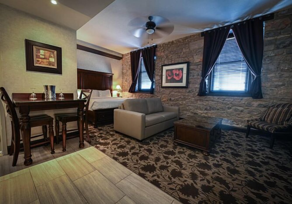 Stone Mill Inn 21/40