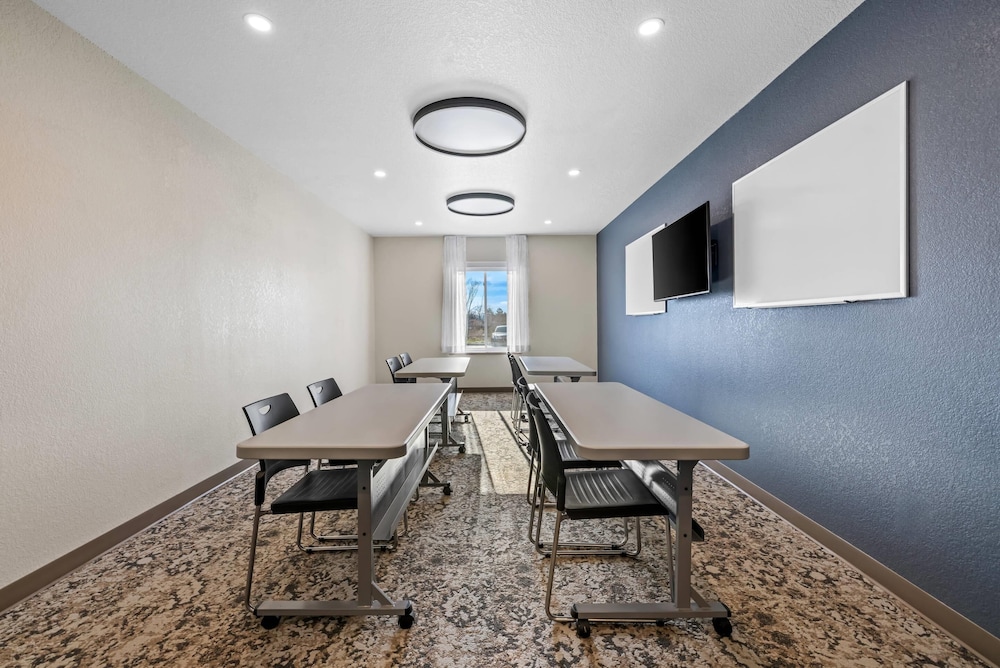 Everhome Suites Rochester Greece 33/50