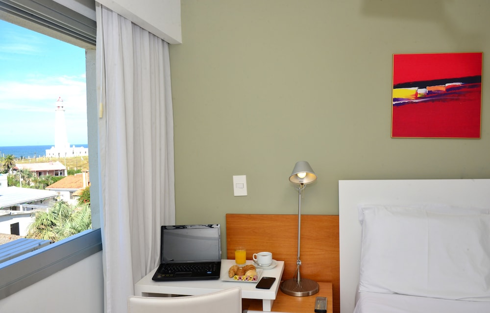 UY PROA SUR HOTEL 25/66