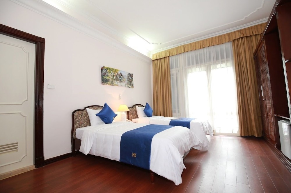 Hoa Binh Hotel 25/69