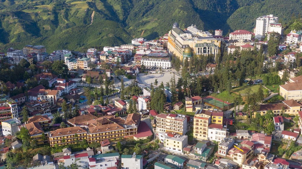 Sapa Hilton Hotel 44/50