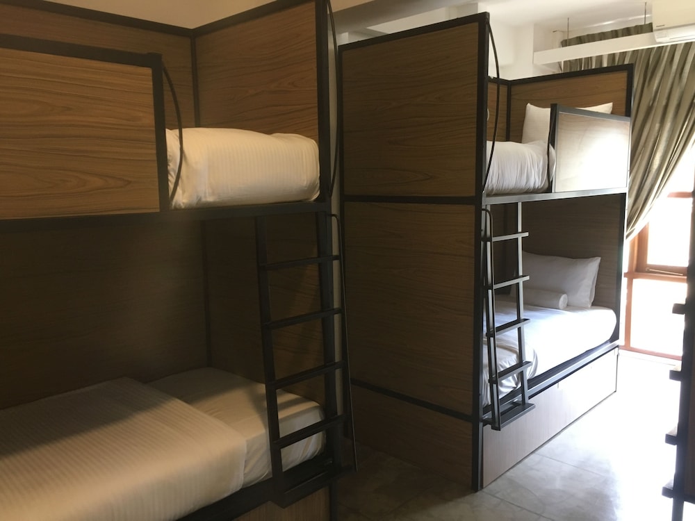 C1 Colombo Fort 49/50