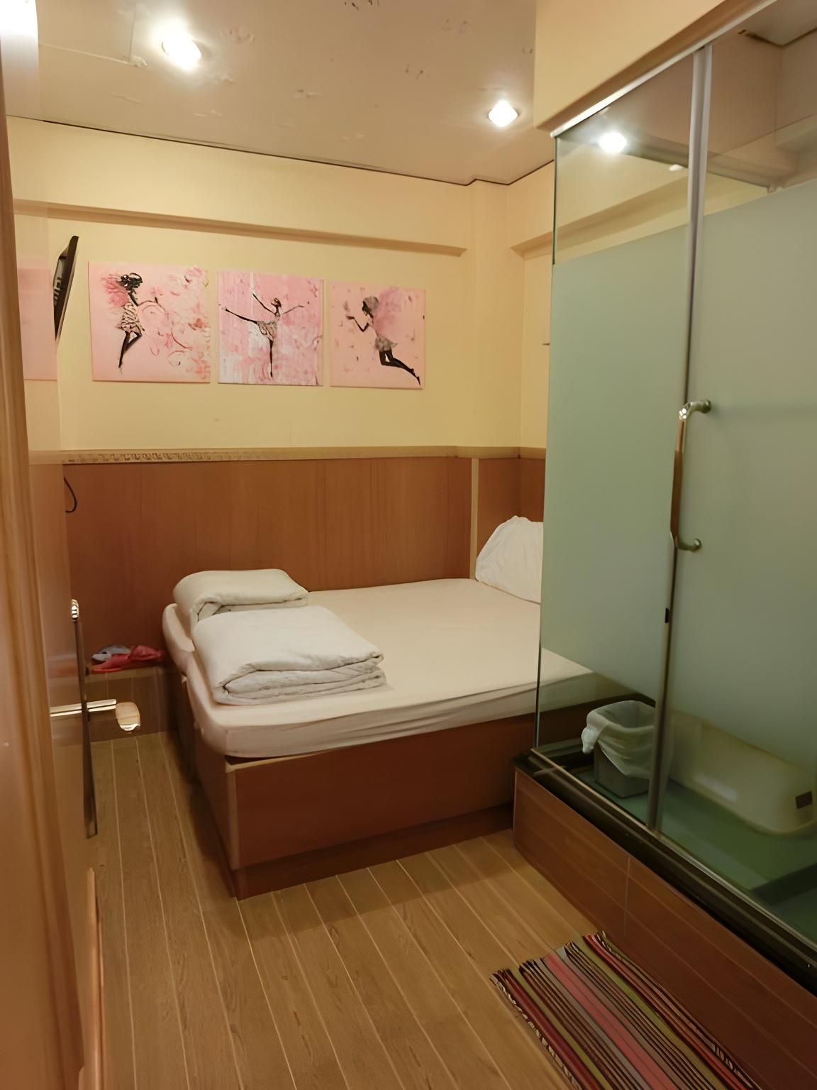 غرفة قياسية بسريرين منفصلين، Venetian Hostel 2/2