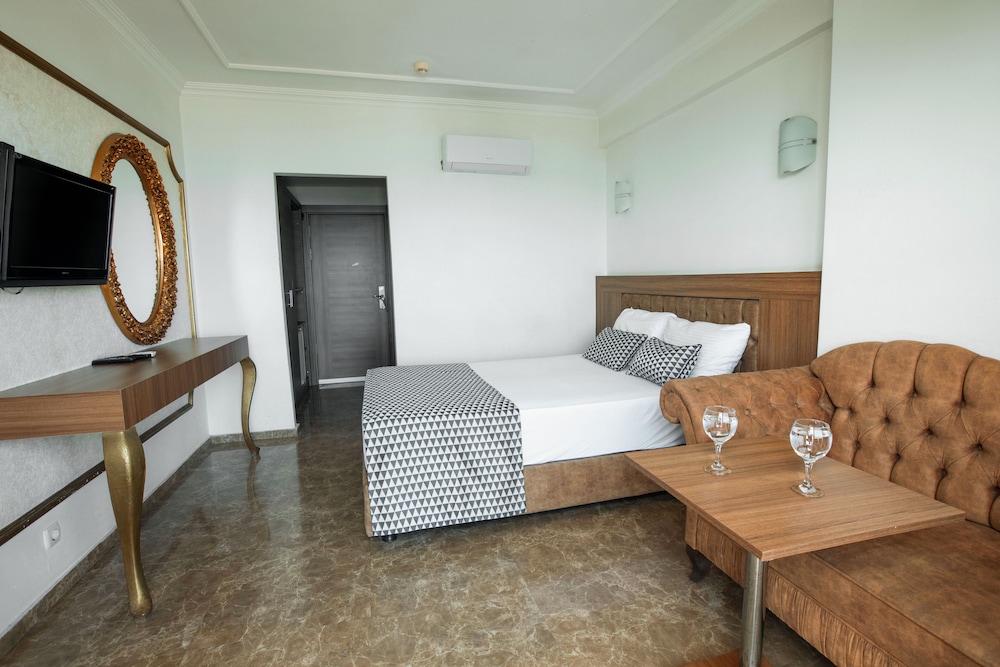 Kristal Beach Hotel 22/48