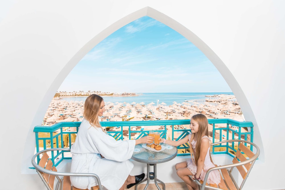 Sunrise Garden Beach Resort and Spa 33/72