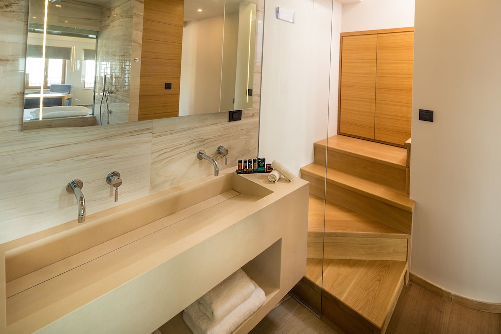 Querini Luxury Suites 40/46
