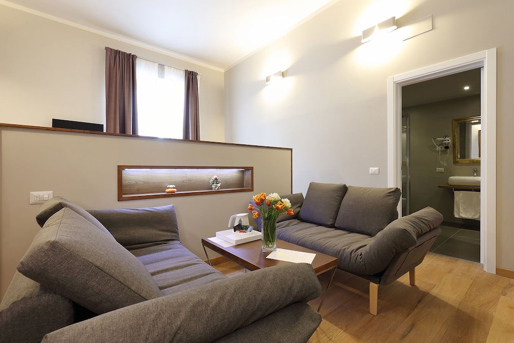 Antico Centro Suites 41/66