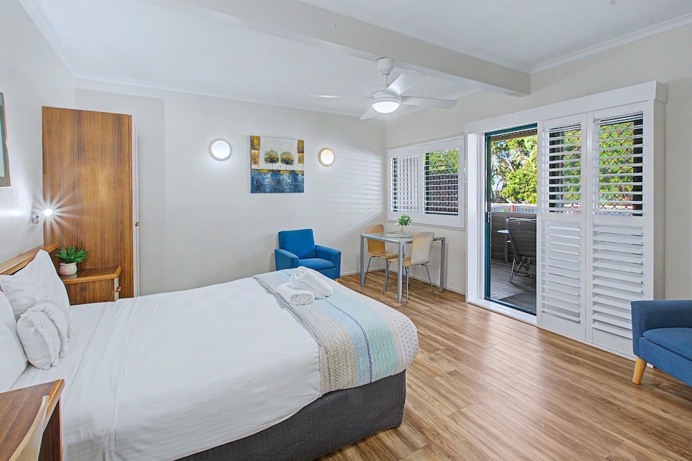 Studio, Queen Bed, Beach Side