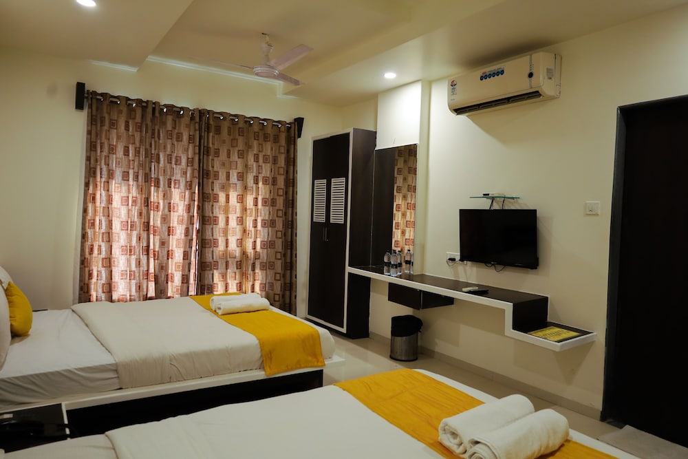 Hotel Sai Bansi 20/36