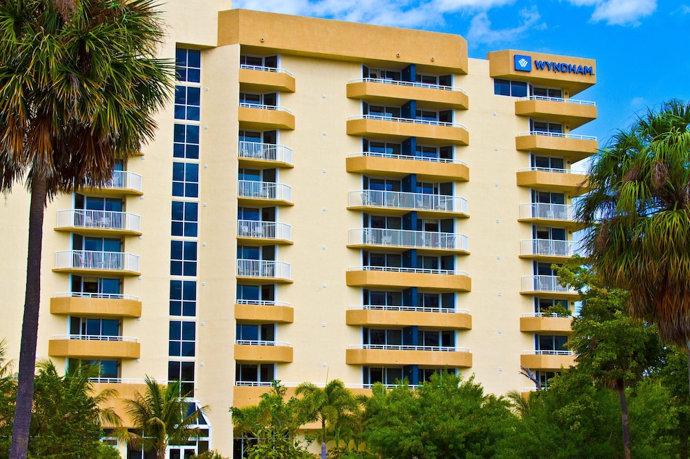Club Wyndham Santa Barbara in POMPANO BEACH - FL