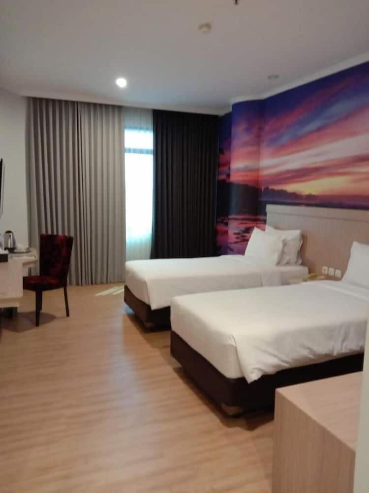 GiiA Sanno Pluit Jakarta 10/22