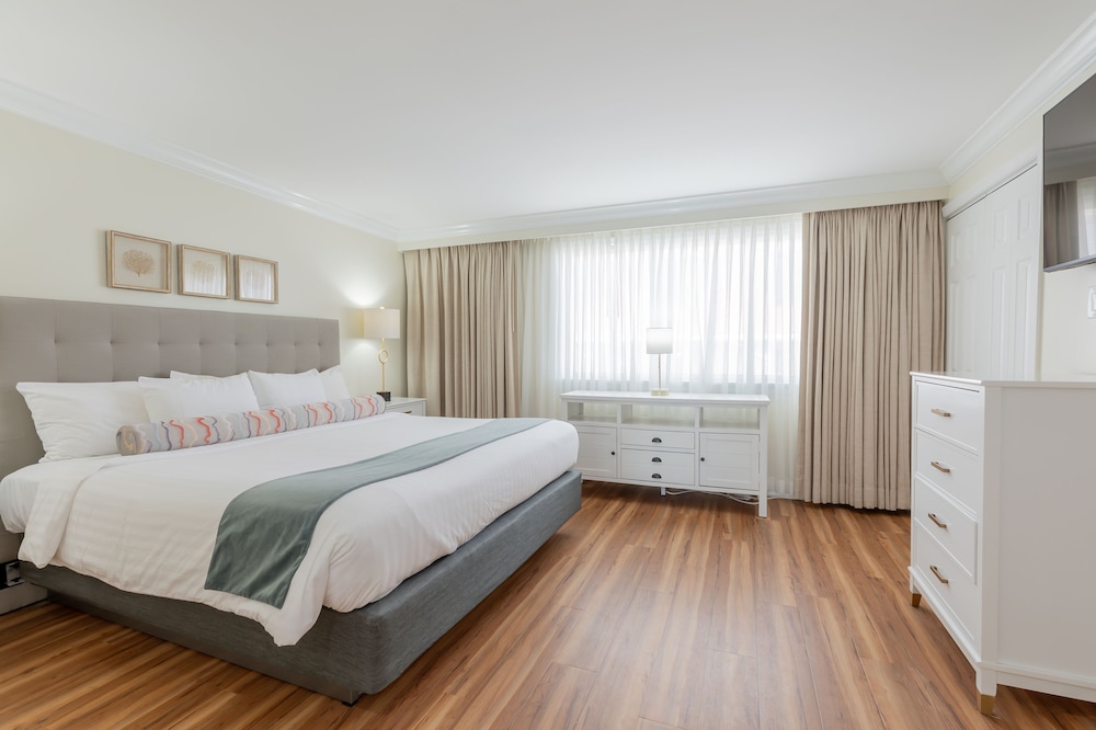 Condominium, Penthouse, Queen Bed, Ocean View, Sofa