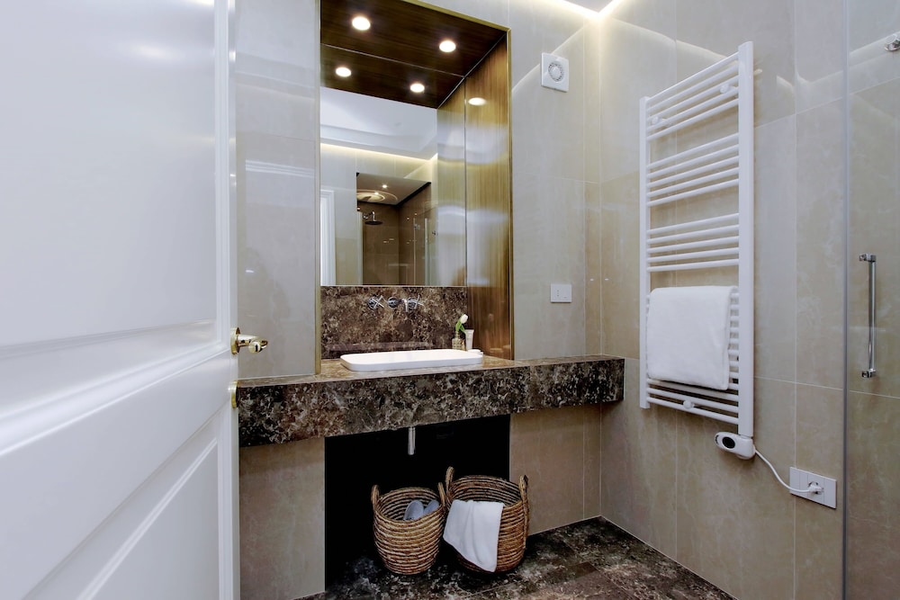Domna Luxury Suites 18/23