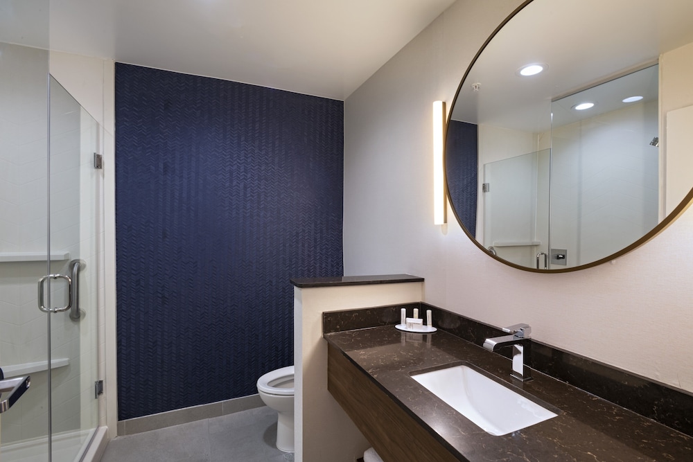 Room, King Bed, Accessible, Fairfield Inn & Suites by Marriott Waller 2/2